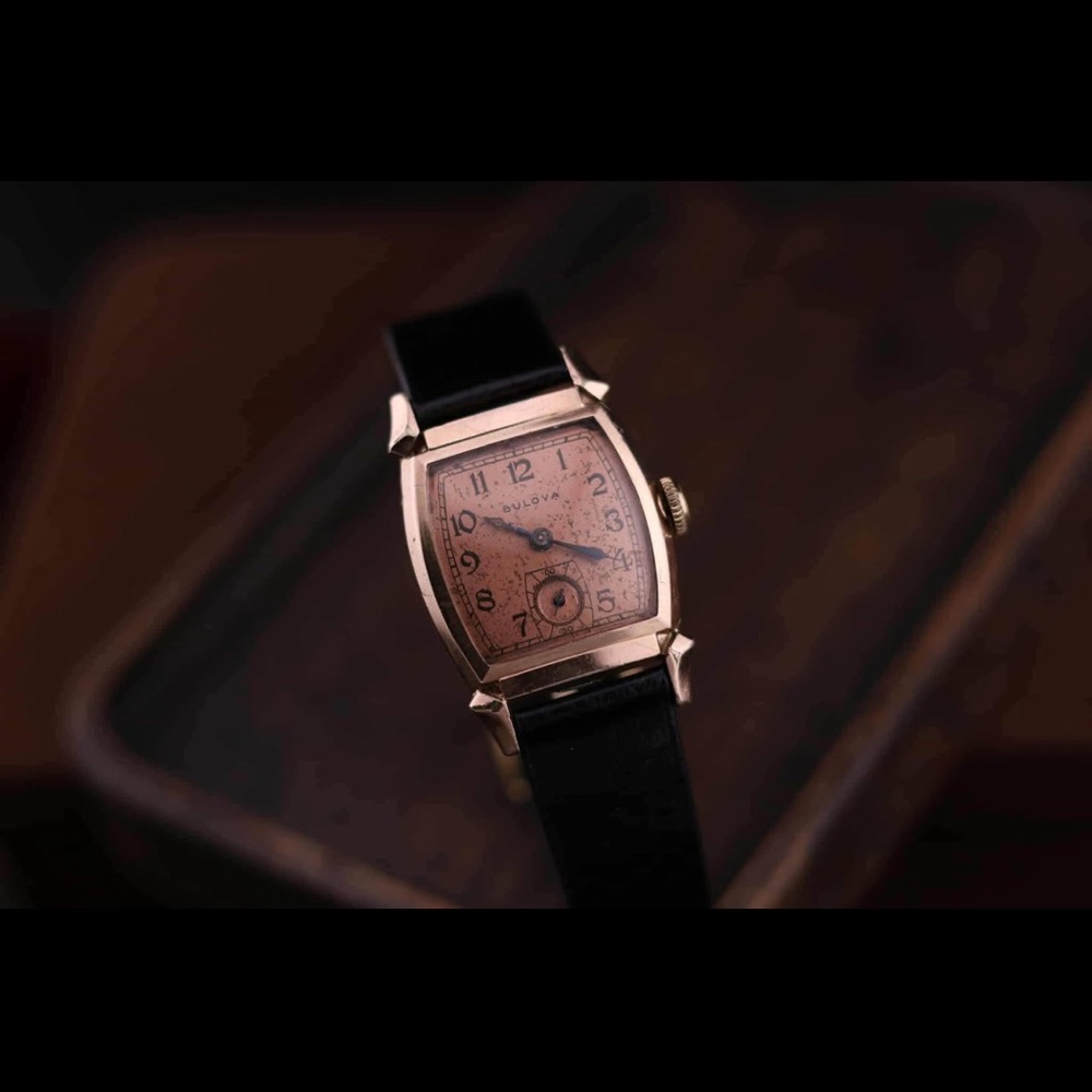 1940s Bulova Lieutenant
14k Rose Gold-Filled Tonneau/Barrel Case Mechanical - Picture 4 of 9